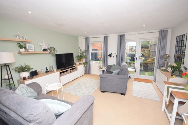 8, Bridge Court, Wrecclesham photo 4