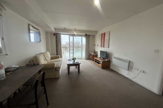 13, Camellia House, Feltham photo 2