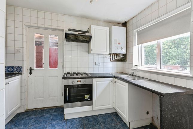 15, Hague Avenue, Rotherham photo 4