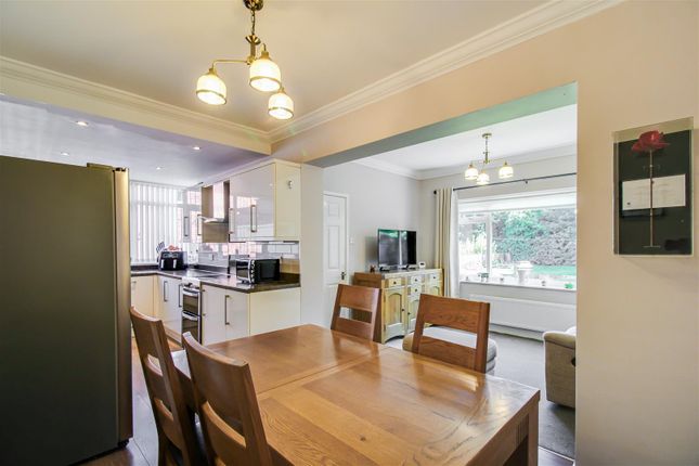 35, Glebe Gate, Dewsbury photo 4
