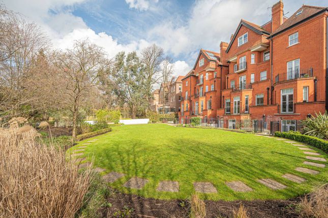 Flat for sale in Fitzjohns Avenue, Hampstead, London