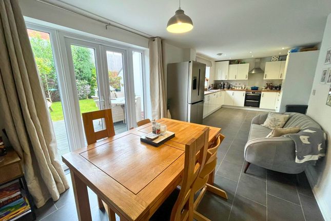 13 Loom End, Tiverton photo 5