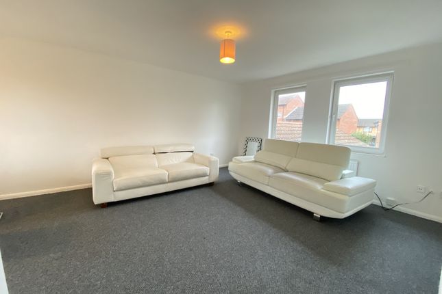 Thumbnail Flat to rent in Lauriston Place, Cambridge