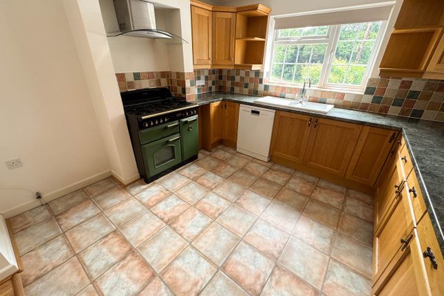5, Burts Hill, Wimborne photo 3