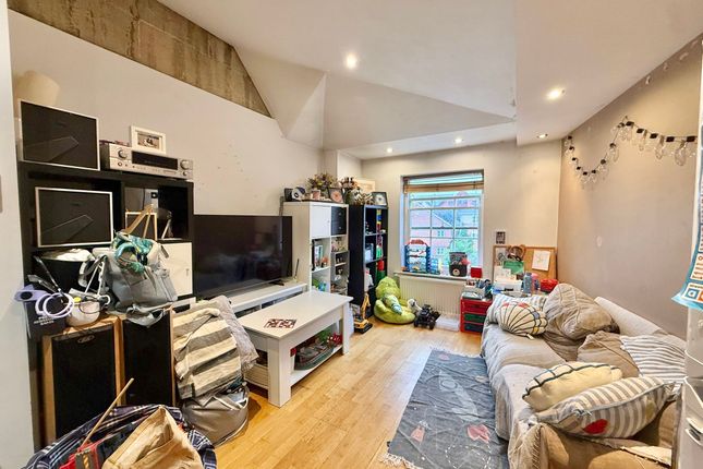 Flat 4 Oswald House, Queens St, Reading photo 2
