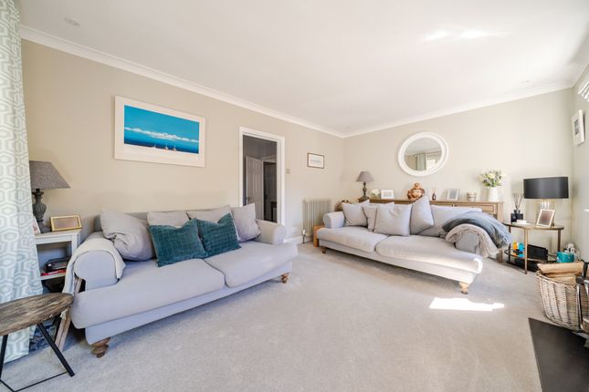 3, Woodside Close, Chiddingfold photo 3