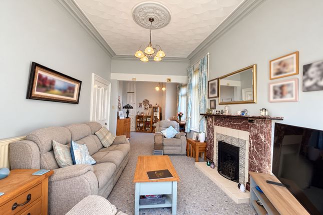19 Lansdowne Road, Southport photo 4
