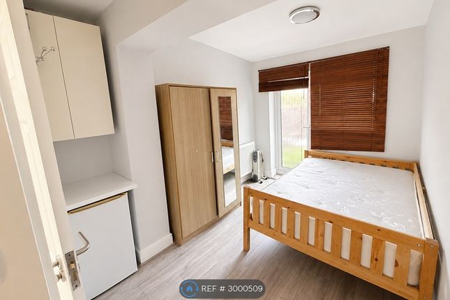 A Clitterhouse Road, London photo 2