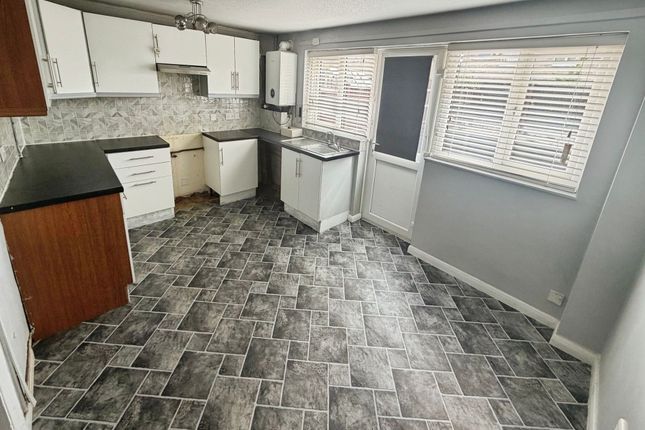 35 Shakespeare Way, Telford photo 4