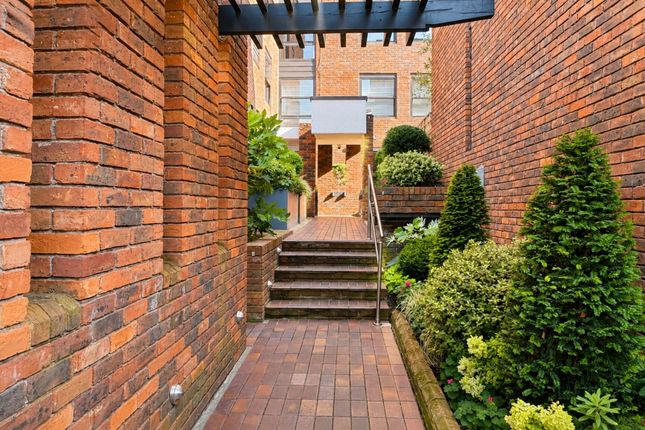 Flat 11, Palmerston House, 60 Kensington Place, London, W8 7PU, Palmerston House, 60 Kensington Place, W8, London photo 3