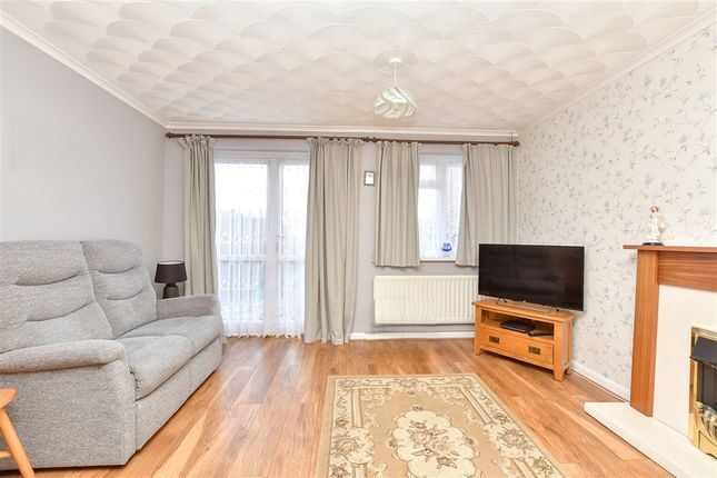 Barler Place Queenborough, Sheerness photo 2