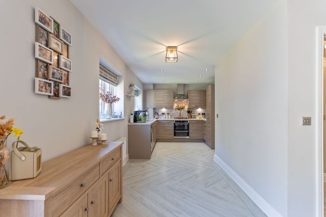 11 Gardens View Close, Newport photo 4