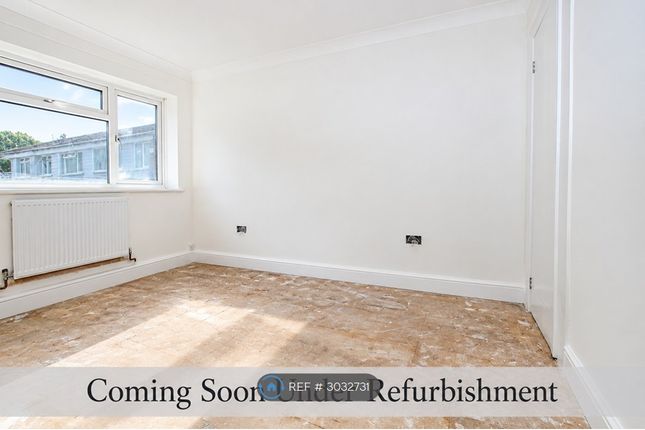 Larchwood Close, Chatham photo 5