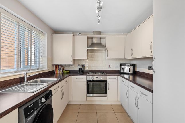 5, Heather Avenue, Withernsea photo 2