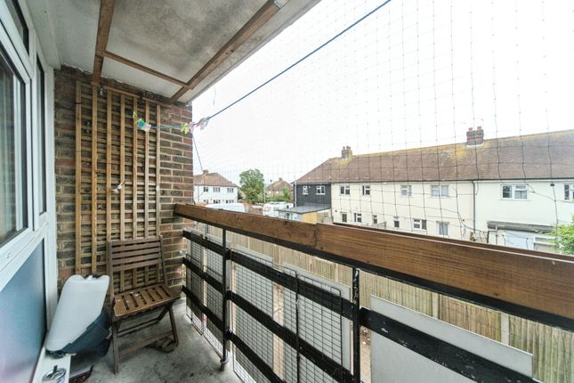 Flat 4, Renfrew Court, Allfrey Road, Eastbourne photo 2
