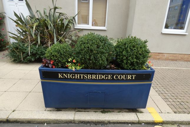 Flat to rent in Knightsbridge Court, Gosforth, Newcastle Upon Tyne