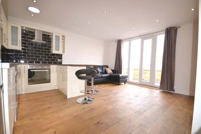 Thumbnail Flat to rent in 37c Bedford Hill, Balham, London