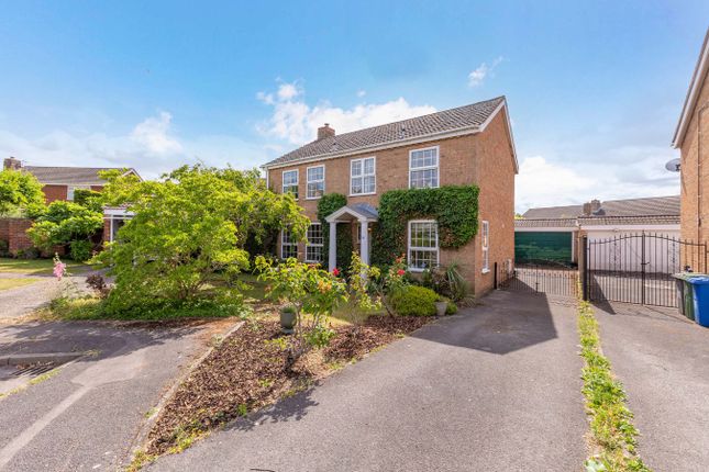 4-bed house on 70, Balmoral, Maidenhead, £765,000