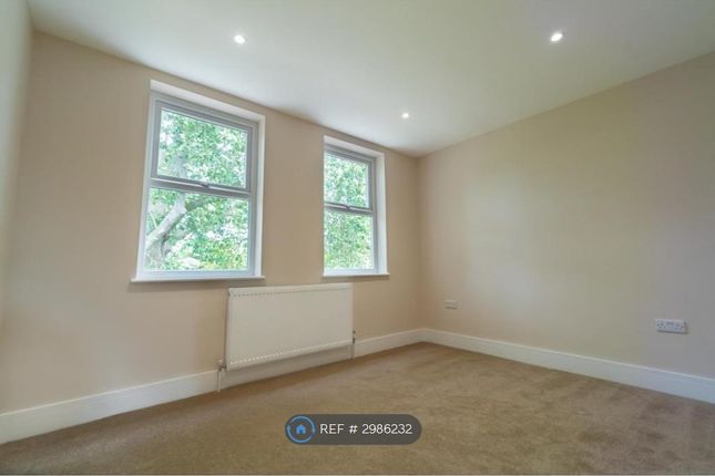 Smalley Close, London photo 5