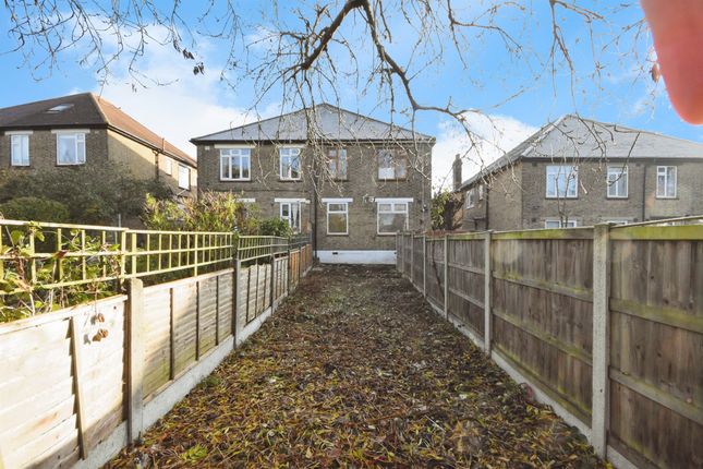43, Lodge Avenue, Romford photo 3