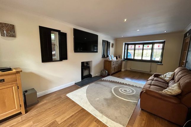 2, Chatsworth Close, Colwyn Bay photo 4