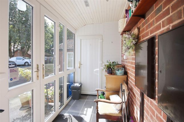 8 Cheedale Close, Chesterfield photo 4