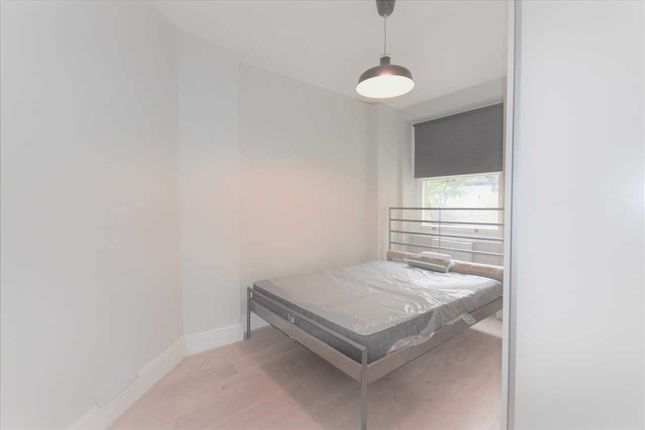 28, Dewsbury Court, Chiswick photo 4