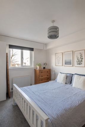 Flat 4, 4, Murrayburn Green, Edinburgh photo 5