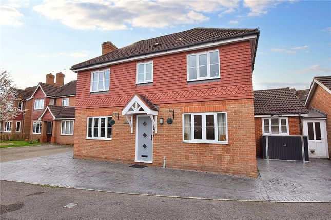 Thumbnail Detached house for sale in Tweed Drive, Didcot, Oxfordshire