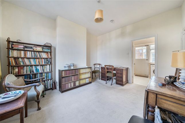 22, Fowlers Walk, Ealing photo 3