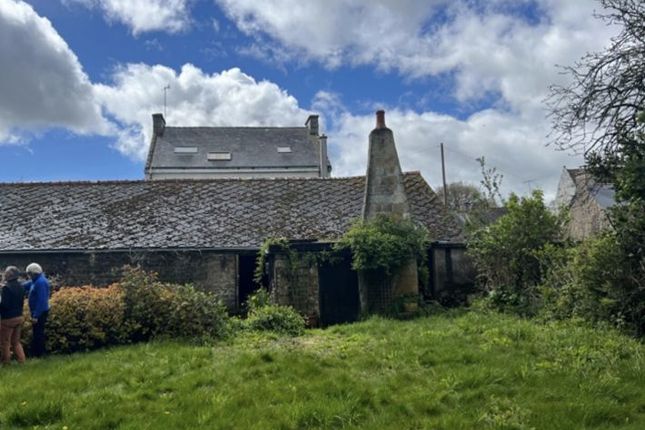 Detached house for sale in Radenac, Bretagne, 56500, France