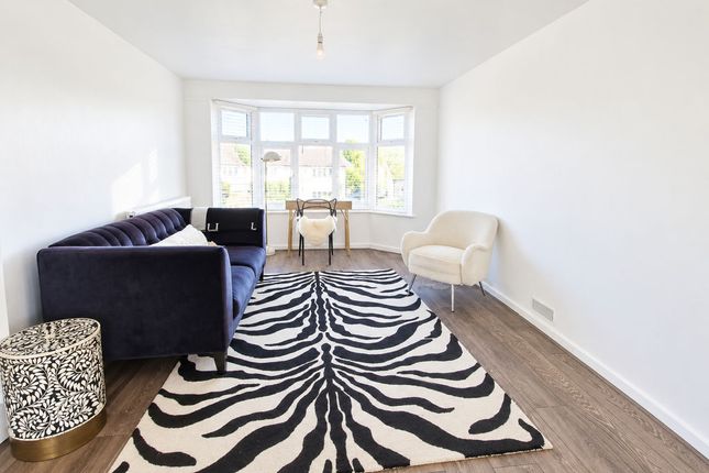 Hill Rise, Cuffley photo 4