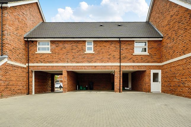 131, Oak Avenue, Wokingham photo 2