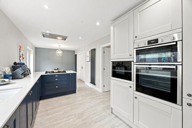 9 Siskin Avenue, Bacup photo 3