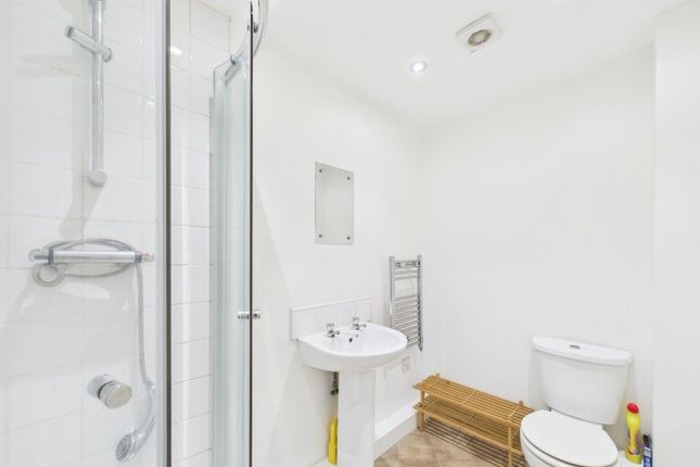 Flat 4 41A Briggate, Shipley photo 4