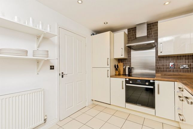 Orchard Close, Burgess Hill photo 4