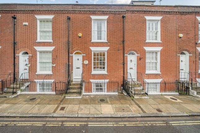 8, Gloucester View, Hampshire photo 2