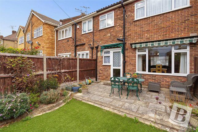 Severn Drive, Upminster photo 4