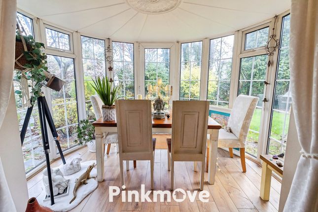 12, Grove Park Drive, Newport photo 4