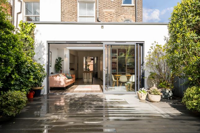 End terrace house for sale in Thane Villas, London