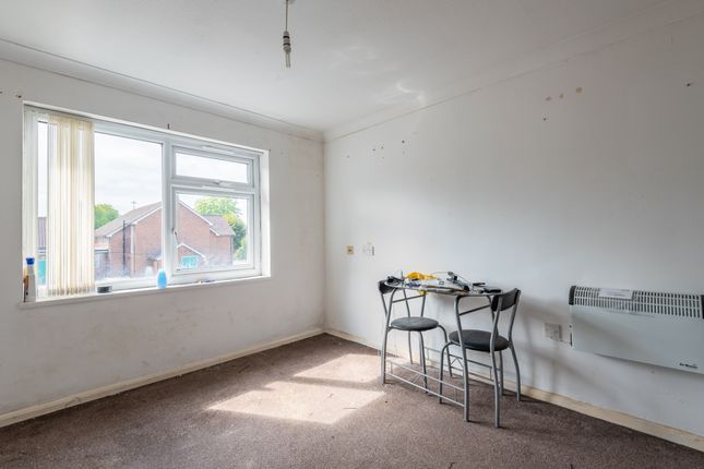 21, St. Lukes Court, Willerby photo 3