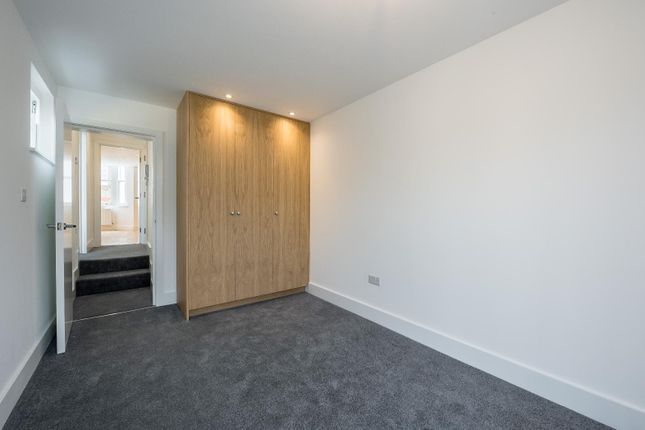 2 48, Elliotts Row, London photo 5