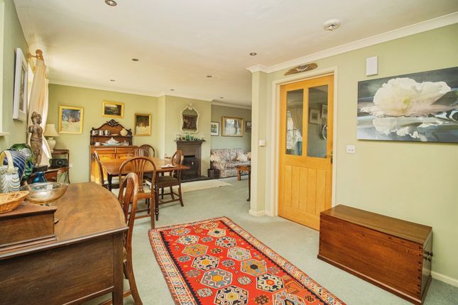 10, Manor Farm Close, Dorchester photo 3