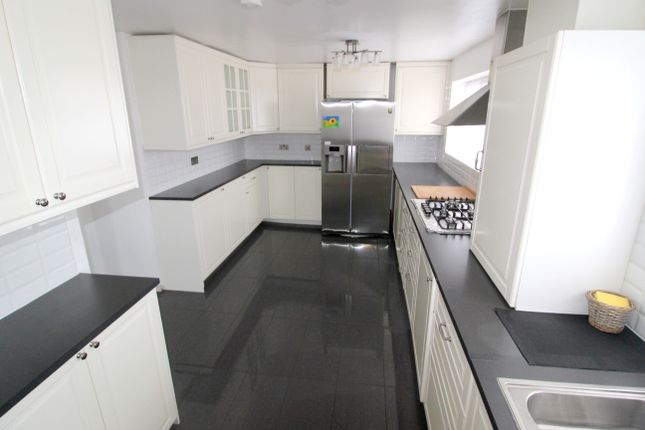76, Rowan Road, West Drayton photo 5