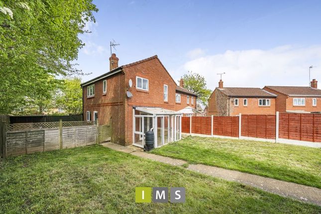 End terrace house to rent in Highclere Gardens, Banbury