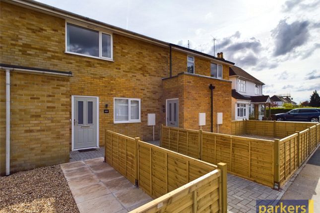 Thumbnail Flat to rent in Crockhamwell Road, Woodley, Reading, Berkshire