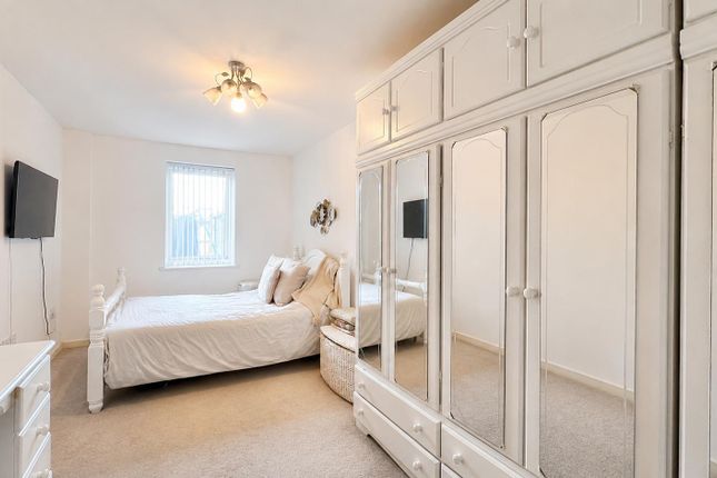 73, Salisbury Road, Southall photo 4