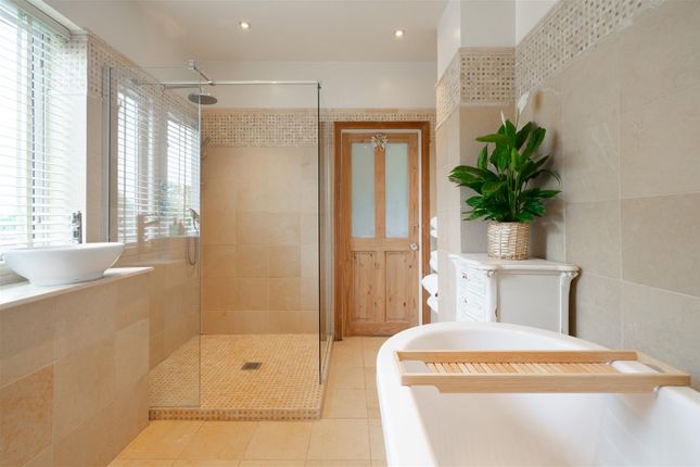 Bathroom2-7.Jpg