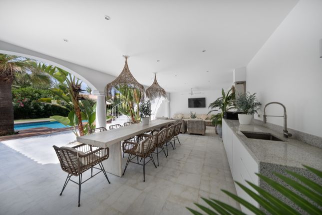 Villa for sale in Carib Playa, Marbella, Malaga, Spain