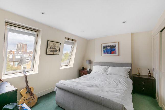 Terraced house for sale in Chipstead Street, London
